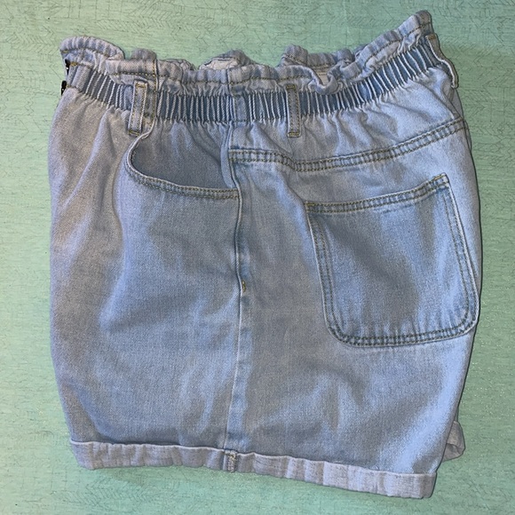 Plaid & Plain denim jean shorts ruffle-top light wash size L - Picture 2 of 12